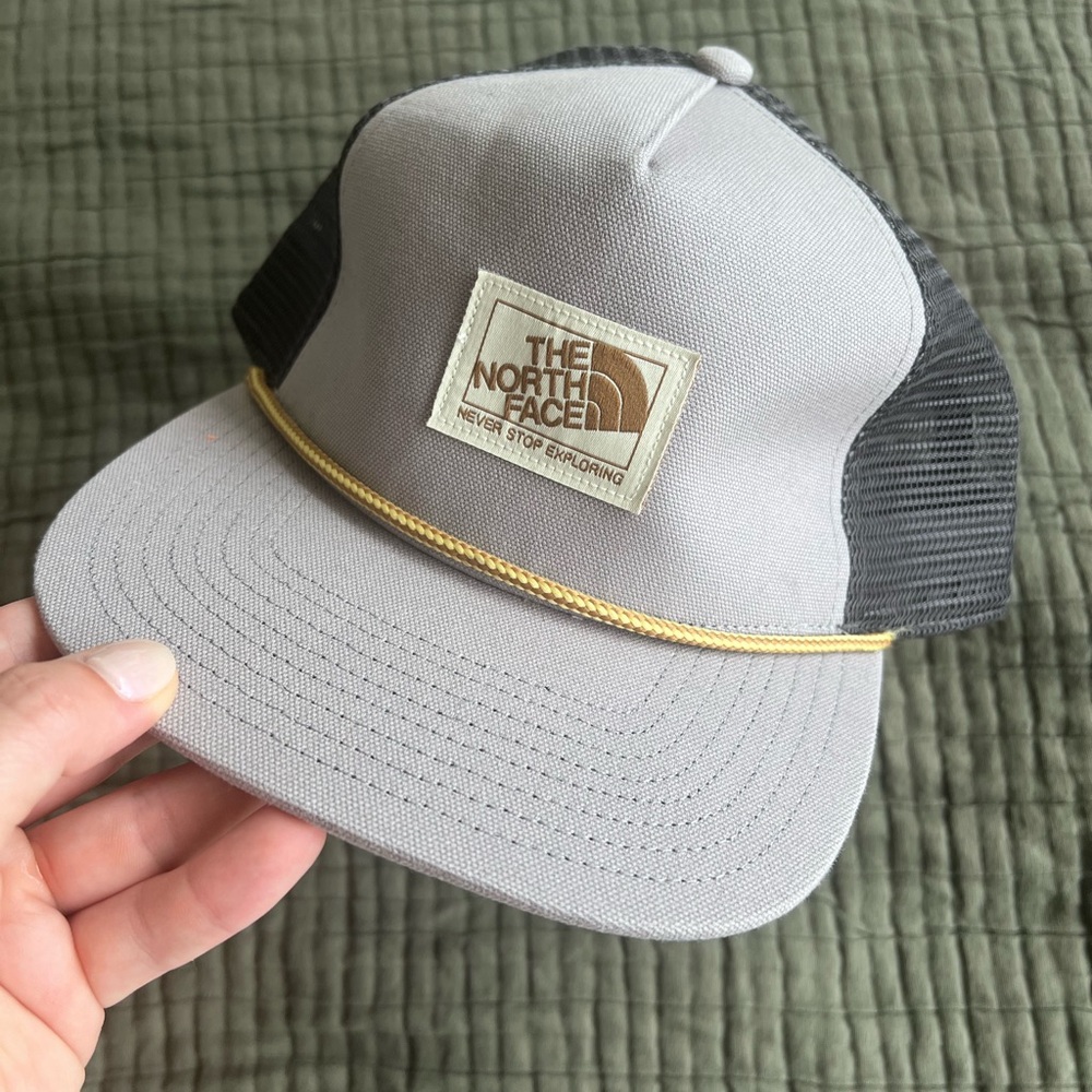 Brand new never worn the north face muddier trucker hat